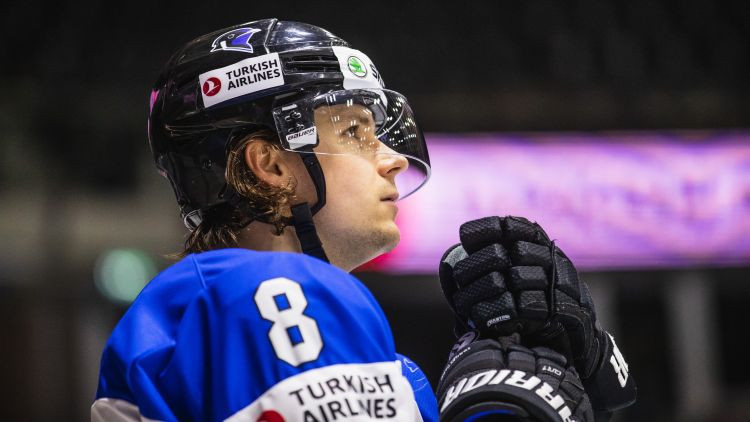 Uzbrucējs Roba parakstījis līgumu un kļūst par pirmo igauni KHL