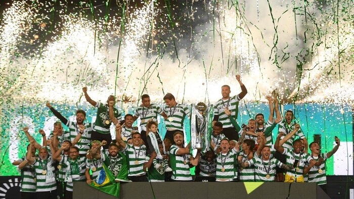 Lisabonas ''Sporting'' triumfē Portugāles čempionātā pēc 19 gadu pārtraukuma