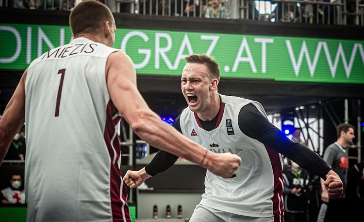 Latvijas 3x3 izlase pieveic Franciju un kvalificējas Tokijas olimpiskajām spēlēm