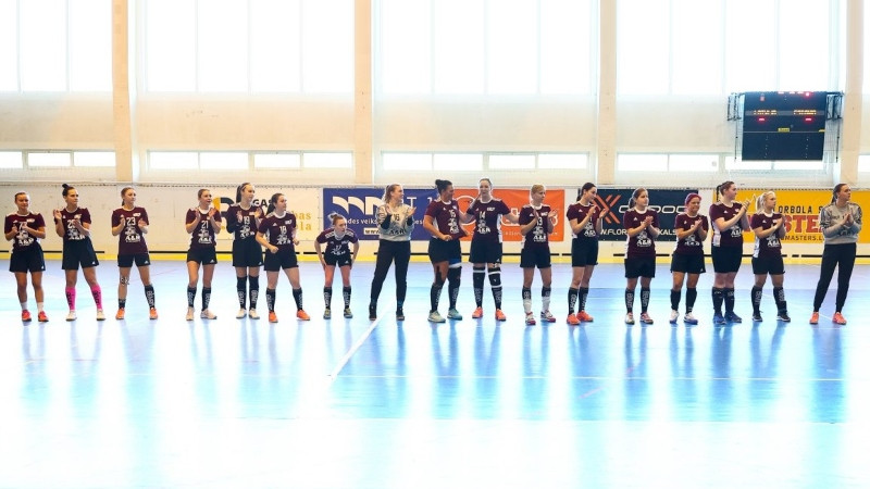 Latvijas sieviešu handbola izlasei problēmas ar lidojumu un 0:10