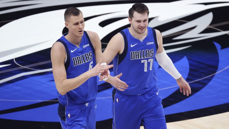 Porziņģim un "Mavericks" izšķirošā spēle par iekļūšanu otrajā kārtā