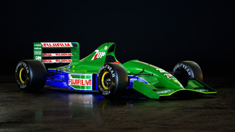 Pārdošanā par pusotru miljonu nonāk Šūmahera pirmā F1 mašīna