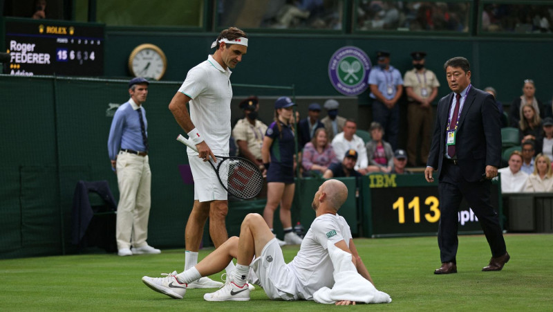 Nepārliecinošais Federers pēc Mannarino izstāšanās tiek otrajā kārtā