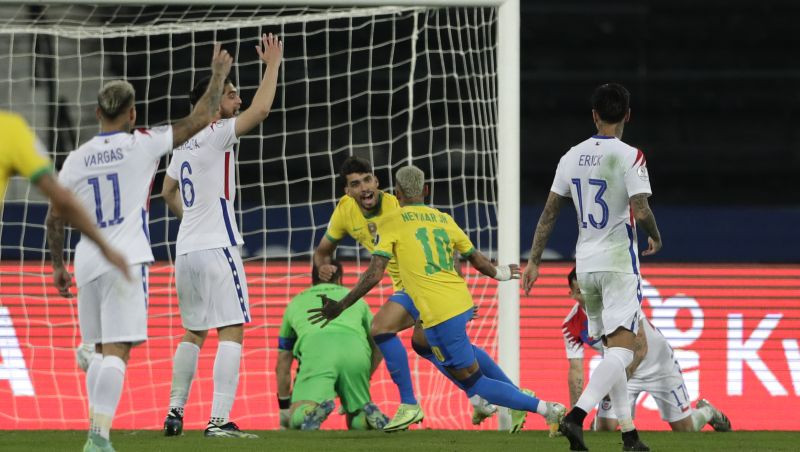 Brazīlija mazākumā nosargā uzvaru un sasniedz "Copa America" pusfinālu