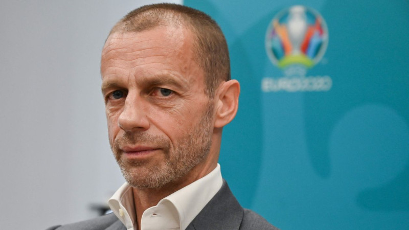 Bobans protestē pret UEFA prezidenta vēlmi palikt amatā un pamet tehniskā direktora posteni