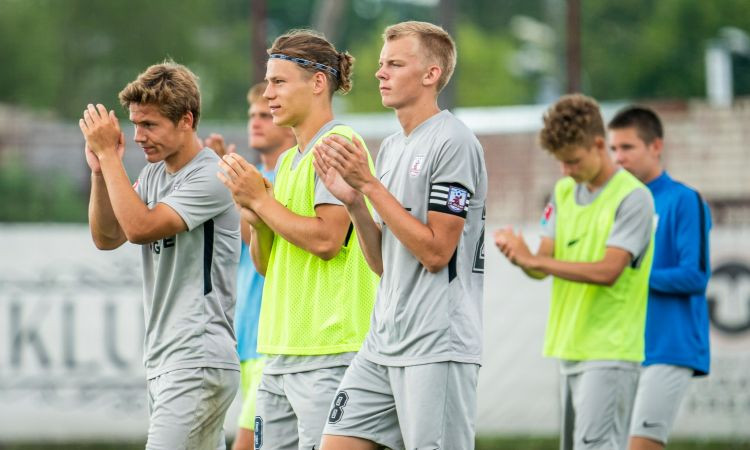 Nākotnes līgā ''Albatroz/Jelgava'' sagrauj ''Super Novu'', līderos izvirzās ''Smiltene''