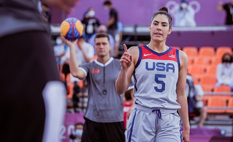 Par zeltu 3x3 basketbolā spēlēs ASV un Krievijas basketbolistes