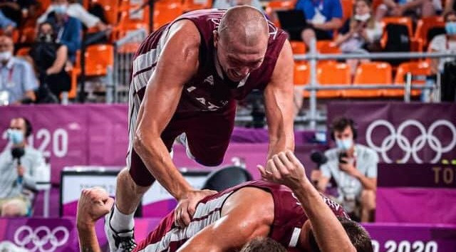 Baltkrievijas un Ukrainas basketbola cilvēki priecājas par Latvijas uzvaru