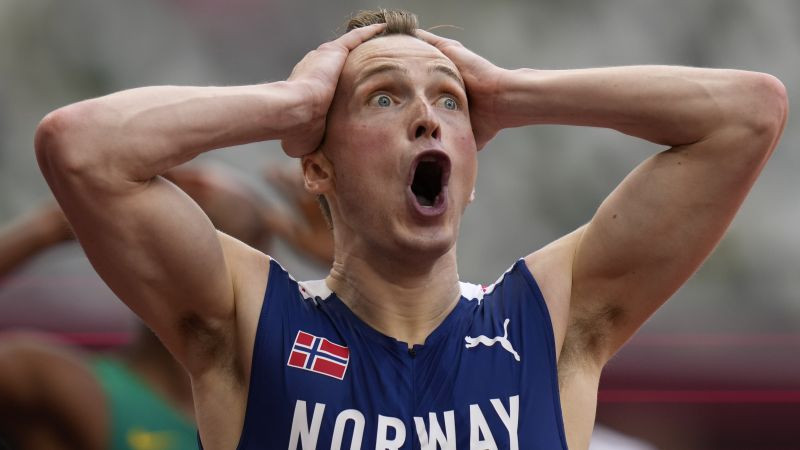 Varholms satriec iepriekšējo pasaules rekordu un triumfē 400 metros ar barjerām