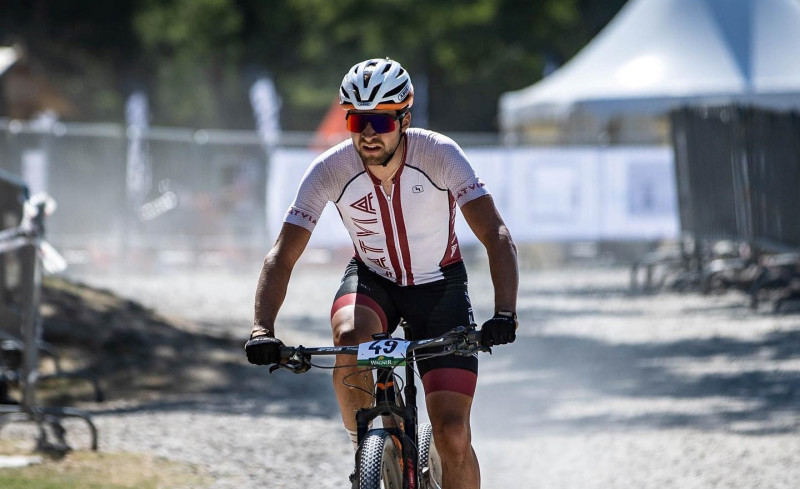 Blūms patīkami pārsteidz – EČ MTB XCO krosā izcīna ceturto vietu