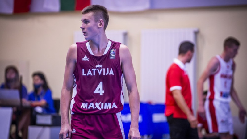 R. Blūmam 21 punkts, U18 izlase Baltijas kausā zaudē Lietuvai