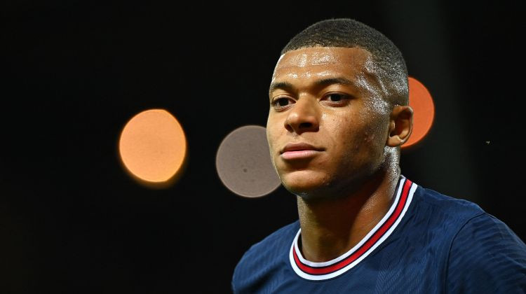 Mbapē atkal noraida līguma pagarinājuma piedāvājumu, PSG prāto par alternatīvām