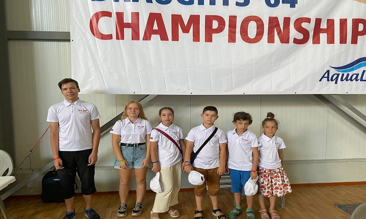 Pasaules čempionātā dambretē jauniešiem komandu sacensībās Latvijai uzvara un otrā vieta
