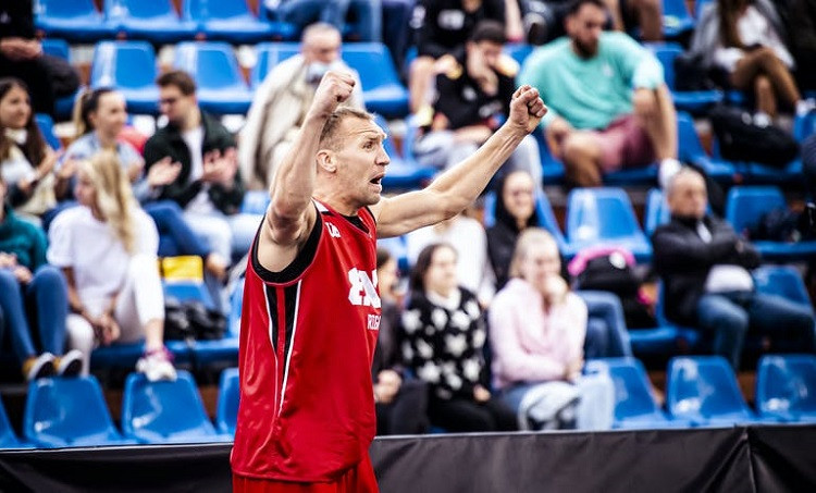 "Riga" 3x3 basketbolisti nenosargā pārsvaru un zaudē Debrecenas turnīra finālā