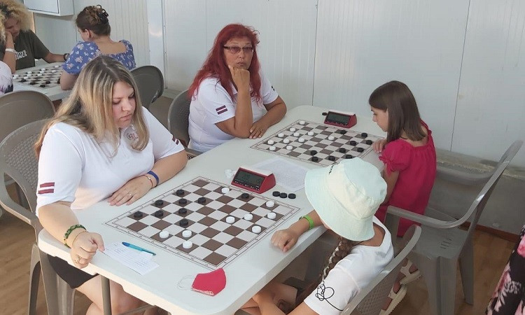 Latvijai divas medaļas pasaules čempionātā komandām 64 lauciņu dambretē