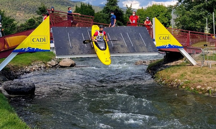 Airētājs Karlivāns nesasniedz pusfinālu Pasaules kausa posmā airēšanas slalomā