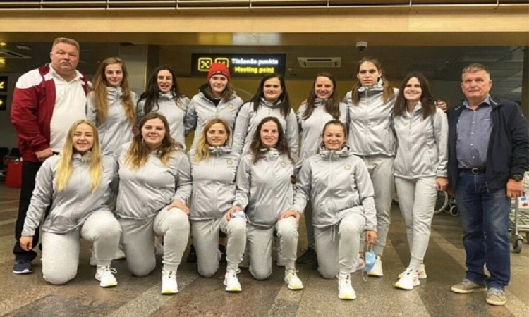 Sieviešu izlase startēs pludmales regbija ''Rugby Europe'' finālposmā Maskavā