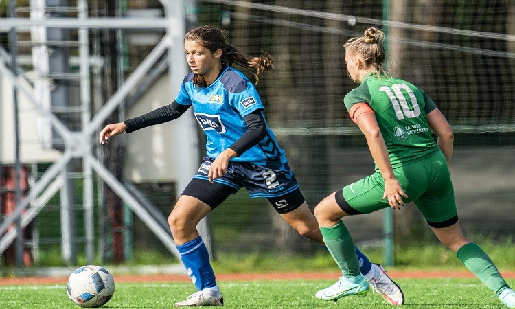 U-16 meiteņu čempionātā triumfē Rīgas Futbola skola