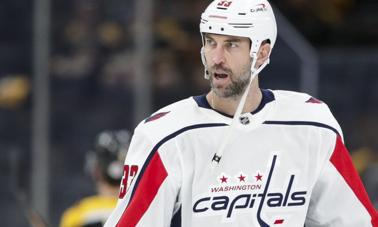 Hāra atgriežas ''Islanders'' un spēlēs NHL 24. sezonu