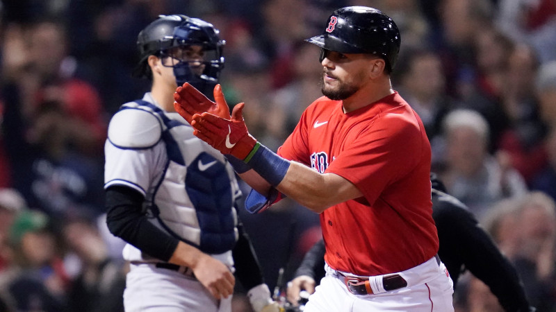 "Red Sox" pārliecinoši uzvar "Yankees" un iekļūst nākamajā kārtā