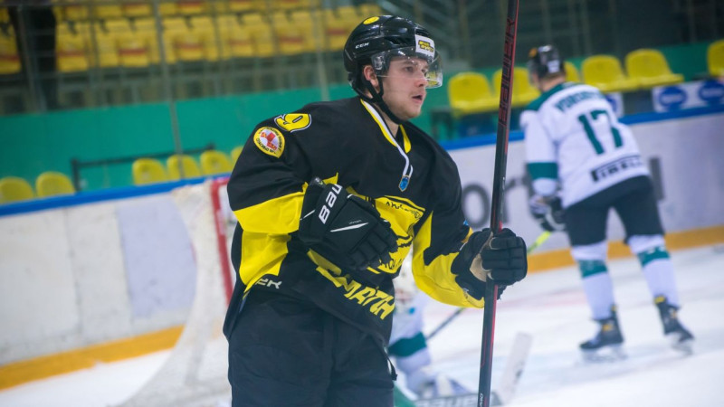 Latvijas hokejisti iemet Kazahstānā, Feņenko divi vārti komandai izglābj punktu