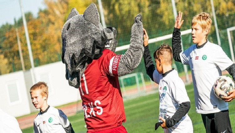 ''Ādas bumbas'' kausus izcīna FS "Metta" un Mārupes SC jaunie futbolisti