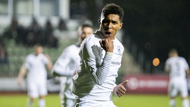 ''Riga'' noliek pilnvaras: Emersona ''hat-trick'' sekmē RFS uzvaru un tuvošanos titulam
