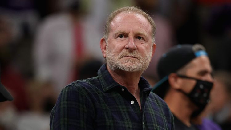 Finālistes Fīniksas "Suns" īpašnieks tiek vainots rasismā un seksismā, NBA veiks izmeklēšanu