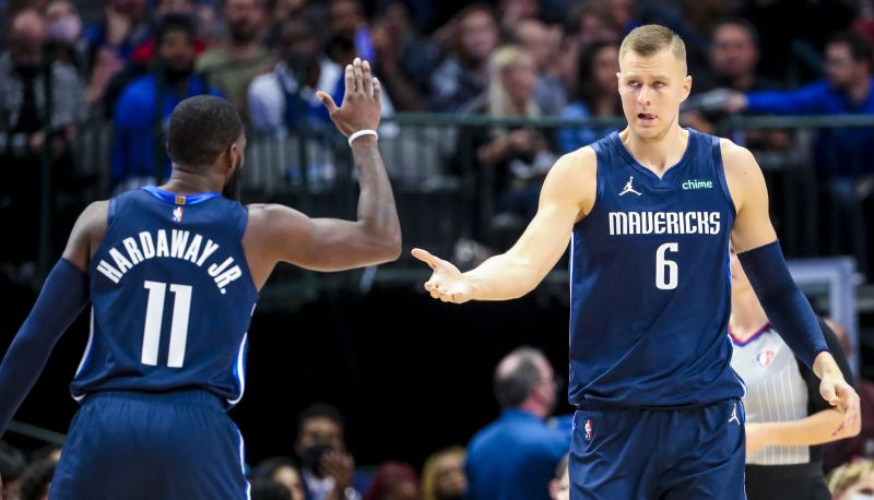 Porziņģim 12+8, Valančūnam 22+11, "Mavericks" pārspēj "Pelicans"