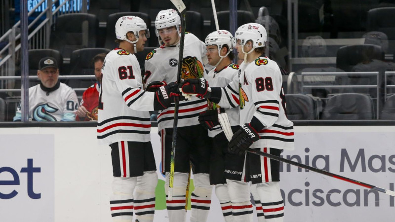 "Blackhawks" nevainojama jaunā trenera vadībā, Samsonovam 34 seivi Losandželosā