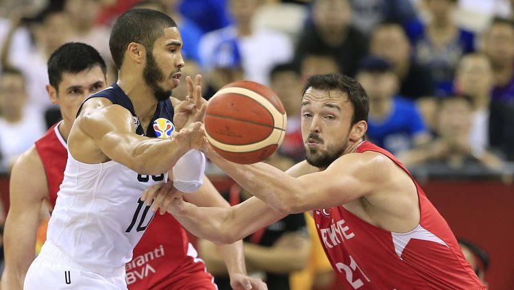 Turcija palīgā sauc "Efes" zvaigzni Larkinu un sūdzas FIBA par "Barcelona" centra nepalaišanu