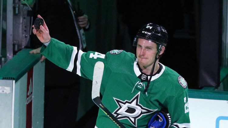 Hincam pirmais hat-trick, "Panthers", "Kings" un "Blues" izglābjas no minus trīs