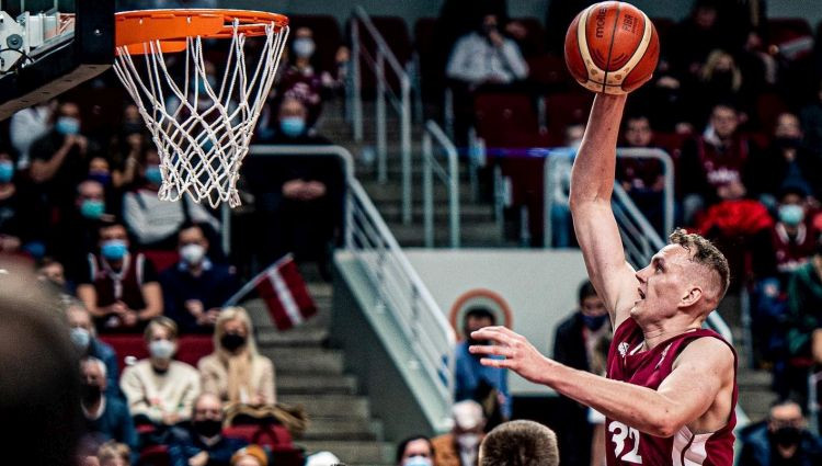 Sporta špikeris: cieta un mīksta basketbola groza stīpa - kādas ir atšķirības?