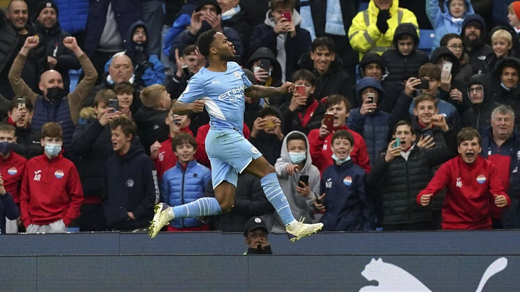 ''City'' iesit četrus 25 minūtēs un uzvar, trīs punktus izcīna arī ''Arsenal'' un ''Tottenham''