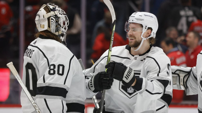 "Kings" pēc trīsarpus gadu pauzes pieveic "Capitals", Stastnijam 2+1 "Jets" uzvarā