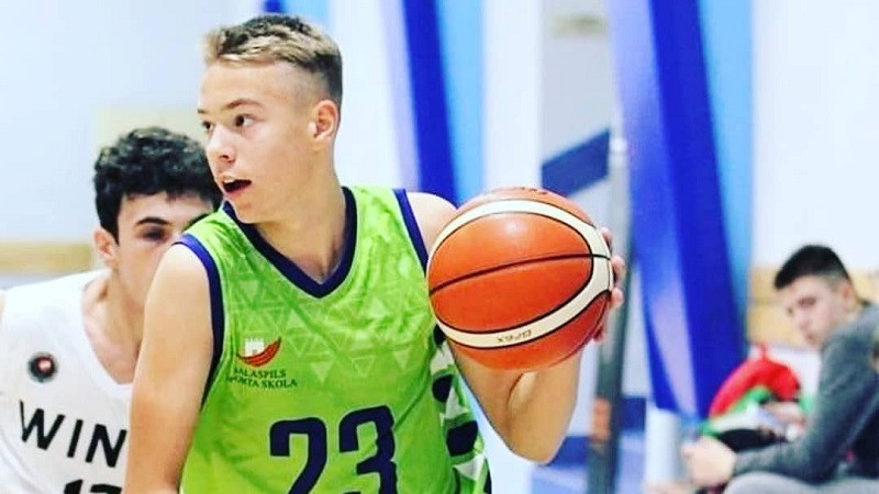 Niedram četri tālmetieni, U16 kadeti kļūdām bagātā spēlē zaudē Somijai