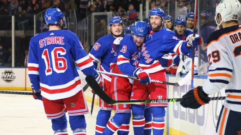 "Rangers" pagarina "Oilers" zaudējumu sēriju, kļūstot par NHL līdervienību