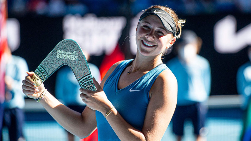 WTA sezonas pirmajā nedēļā triumfē Bārtija, Halepa un Aņisimova