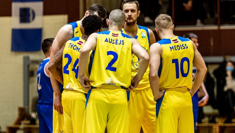 Ausēja tālmetieni nodrošina Ventspils triumfu Ogrē