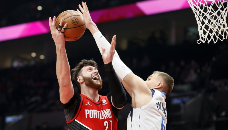 Porziņģis ar 22 punktiem rezultatīvākais "Mavericks" uzvarā pār "Trail Blazers"