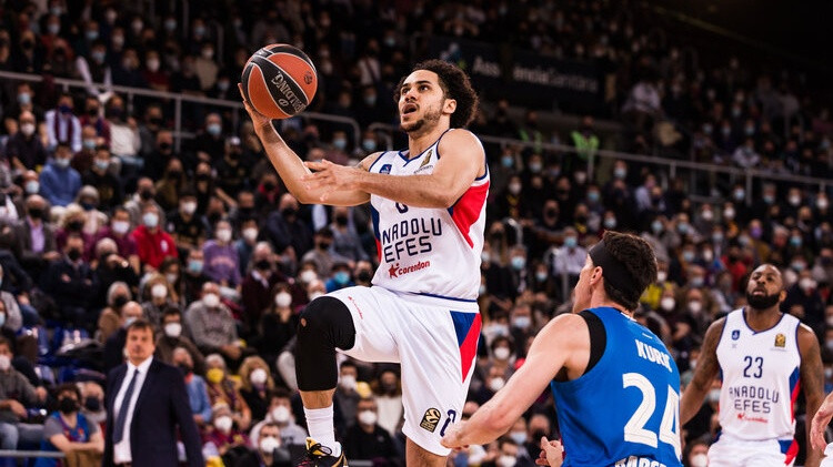 Larkinam 26 punkti, Efes viesos apspēlē CSKA, ''Real'' pārspēj Oly