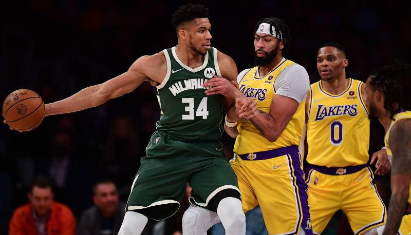 Adetkunbo 44+15+8 uzvarā pār "Lakers", "Celtics" sagādā kārtējo zaudējumu "Nets"