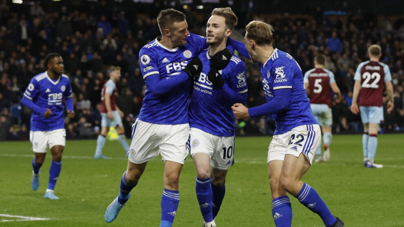 Vārdijs un Medisons galotnē nokārto ''Leicester'' uzvaru viesos pār ''Burnley''