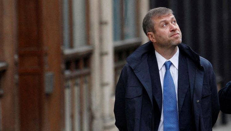 Oficiāli: Abramovičs izliek "Chelsea" pārdošanā