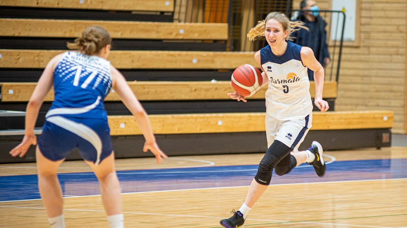 Černova un Sīpoliņa aptur U16 izlasi, Mālmane flirtē ar "triple-double"