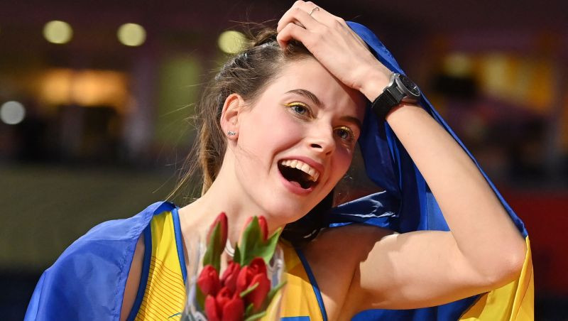 Kara dēļ mājas pametusī Ukrainas augstlēcēja Mahučiha kļūst par pasaules čempioni
