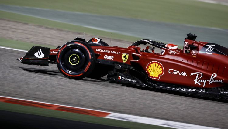 F1 sezona sākas ar "Ferrari" dubultuzvaru, rūgta vilšanās "Red Bull" pilotiem