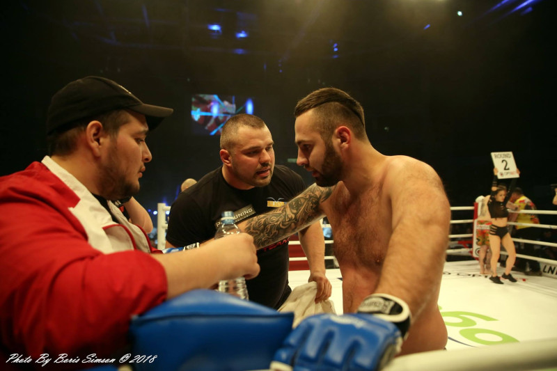 Latvijas MMA cīkstonis Rihards Biģis parakstījis līgumu ar “RIZIN FF”