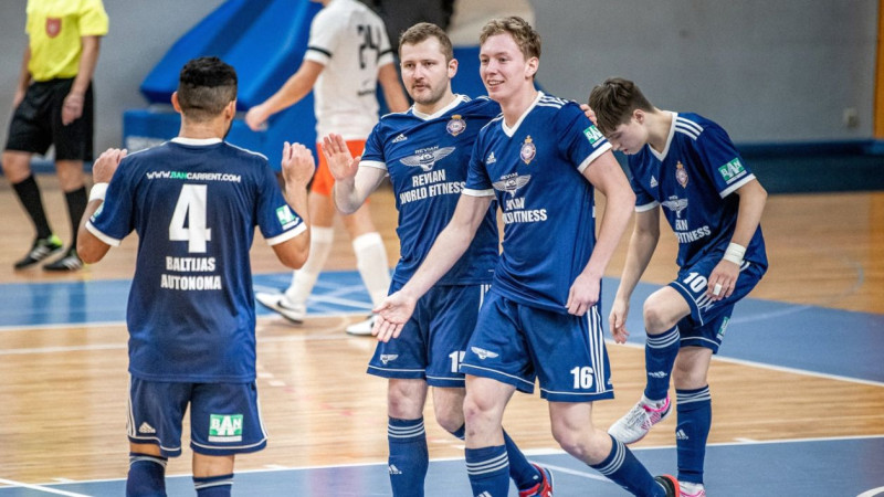 Brazīliešiem divi hat-trick, "Raba" un "Petrow/Jelgava" atgūstas no -3 un uzvar