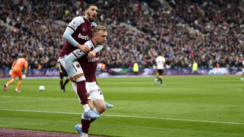 ''West Ham'' pieveic ''Everton'', Totenhema iesit piecus un sakauj Ņūkāslu